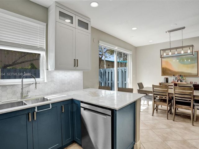 Продажа дома по адресу 12554 SW 125th Ter - фото 7522641