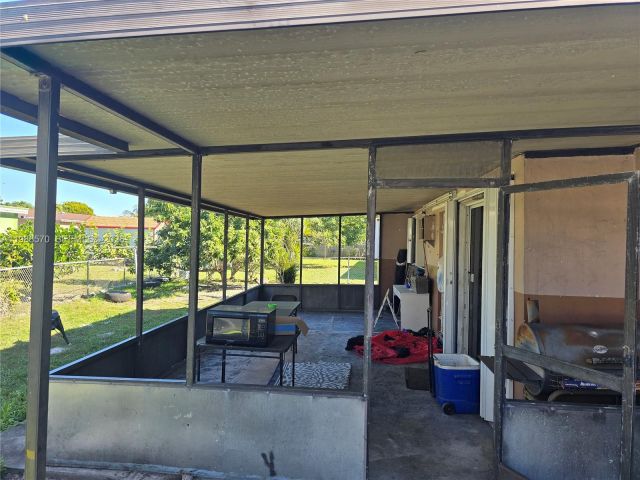 Продажа дома по адресу 2941 NW 210th Ter - фото 7521276