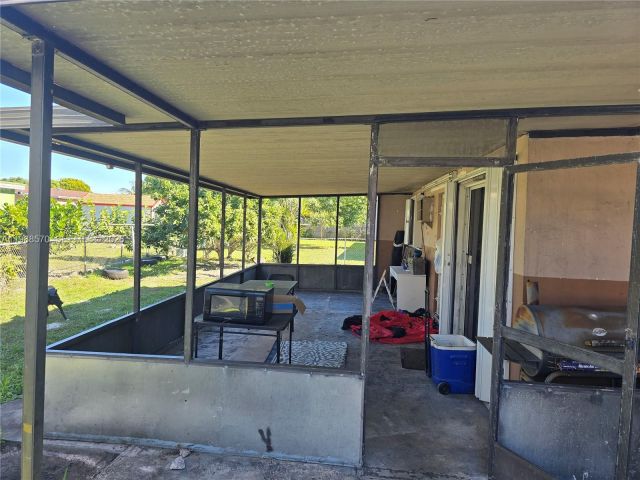 Продажа дома по адресу 2941 NW 210th Ter - фото 7521277