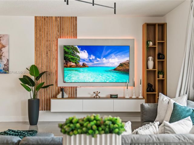 Дом в аренду по адресу 4741 NW 84th Ave 0 - фото 7522381