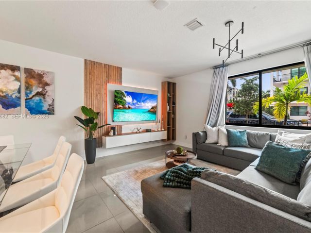 Дом в аренду по адресу 4741 NW 84th Ave 0 - фото 7522382