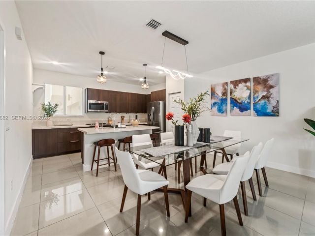 Дом в аренду по адресу 4741 NW 84th Ave 0 - фото 7522384