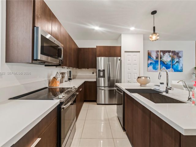 Дом в аренду по адресу 4741 NW 84th Ave 0 - фото 7522388