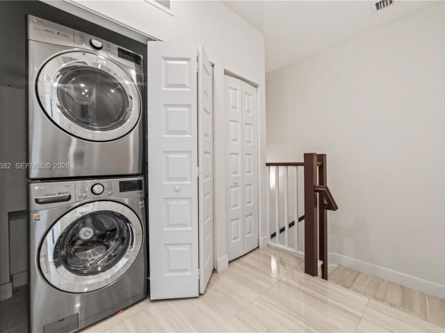 Дом в аренду по адресу 4741 NW 84th Ave 0 - фото 7522394