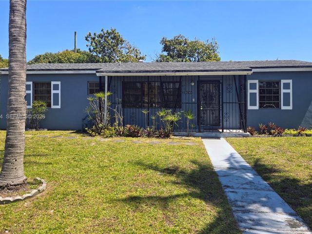 Продажа дома по адресу 15745 NW 28th Pl - фото 7528564