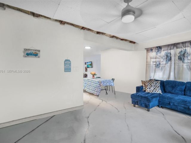 Продажа дома по адресу 1300 NE 137th St - фото 7532439