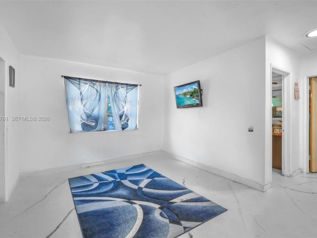 Продажа дома по адресу 1300 NE 137th St - фото 7532441