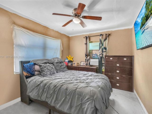 Продажа дома по адресу 1300 NE 137th St - фото 7532447