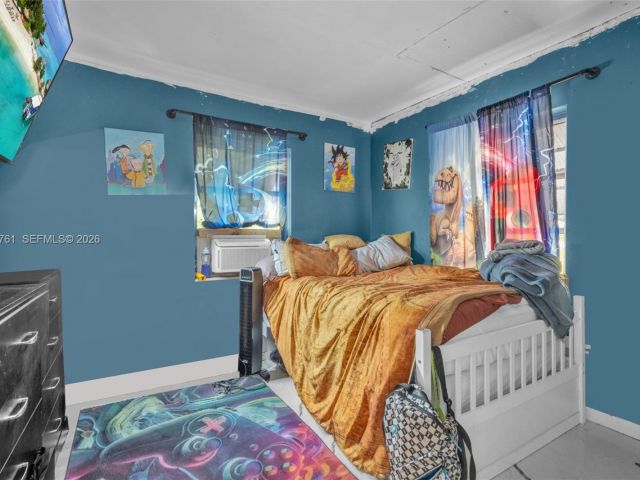 Продажа дома по адресу 1300 NE 137th St - фото 7532450