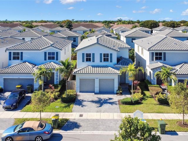 Дом в аренду по адресу 1382 SE 26th Rd - фото 7525696