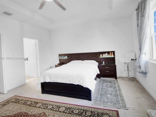 Дом в аренду по адресу 1382 SE 26th Rd - фото 7525701