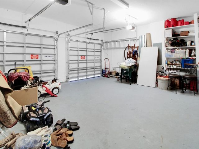 Дом в аренду по адресу 1382 SE 26th Rd - фото 7525705