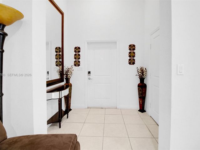 Дом в аренду по адресу 1382 SE 26th Rd - фото 7525709