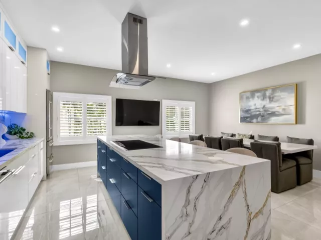 Продажа дома по адресу 724 SW 1st Avenue - фото 9357280