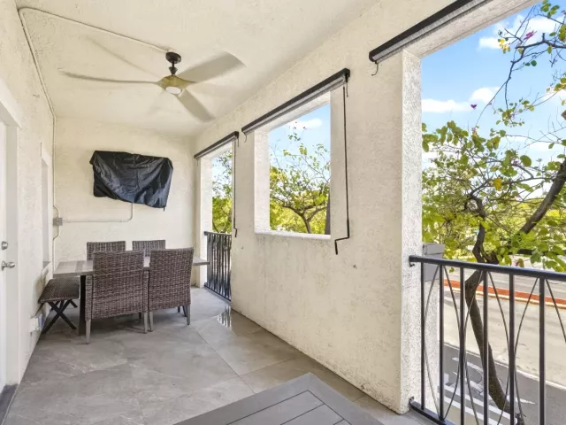 Продажа дома по адресу 724 SW 1st Avenue - фото 9357294