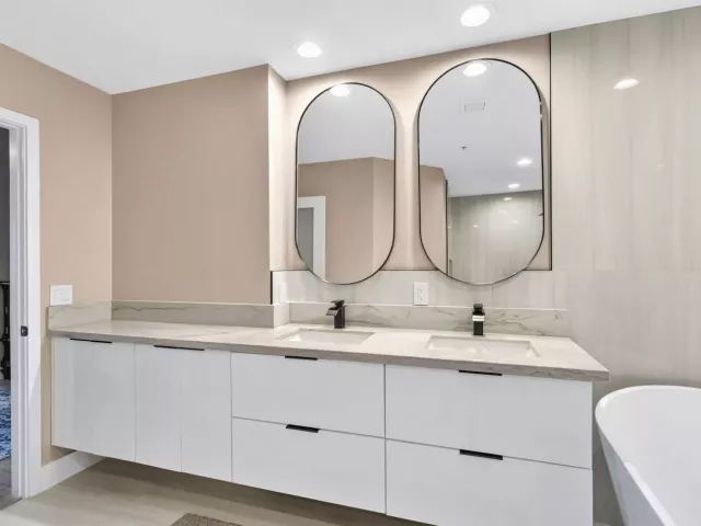 Продажа дома по адресу 724 SW 1st Avenue - фото 9357302