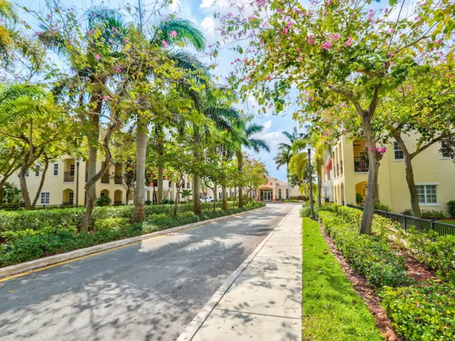 Продажа дома по адресу 724 SW 1st Avenue - фото 9357320
