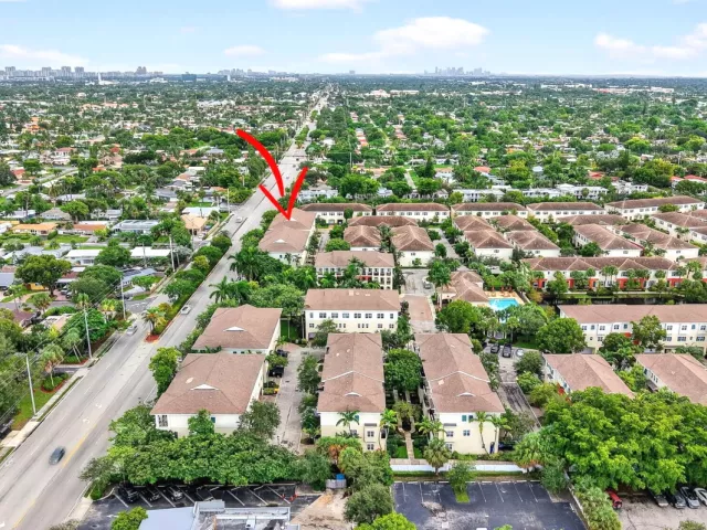 Продажа дома по адресу 724 SW 1st Avenue - фото 9357333