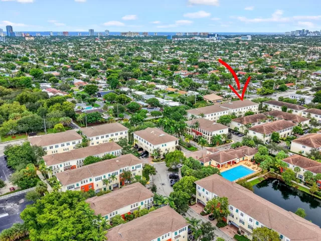 Продажа дома по адресу 724 SW 1st Avenue - фото 9357334