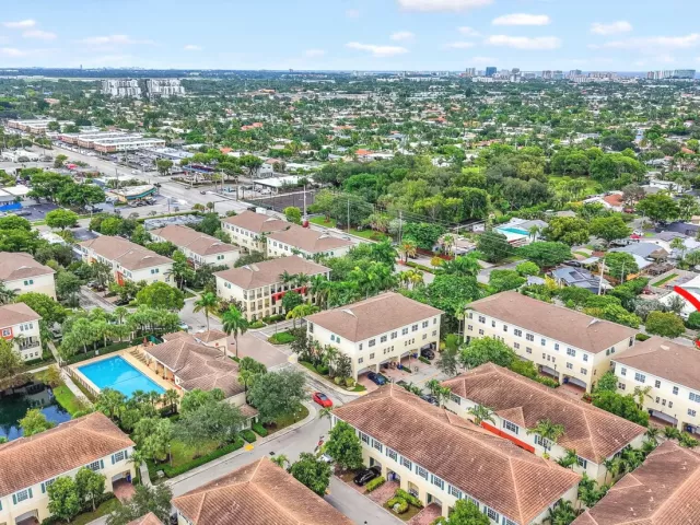Продажа дома по адресу 724 SW 1st Avenue - фото 9357336
