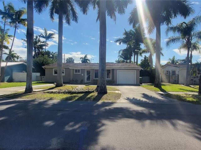 Дом в аренду по адресу 1016 NE 5th St 0 - фото 7523236