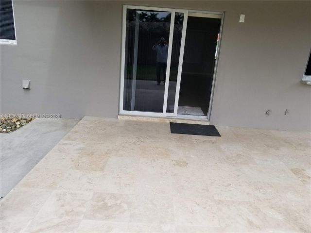 Дом в аренду по адресу 1016 NE 5th St 0 - фото 7523246