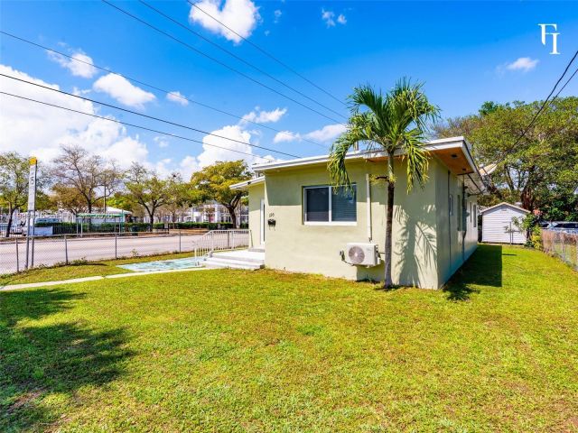 Продажа дома по адресу 1195 NW 48th St - фото 7531472