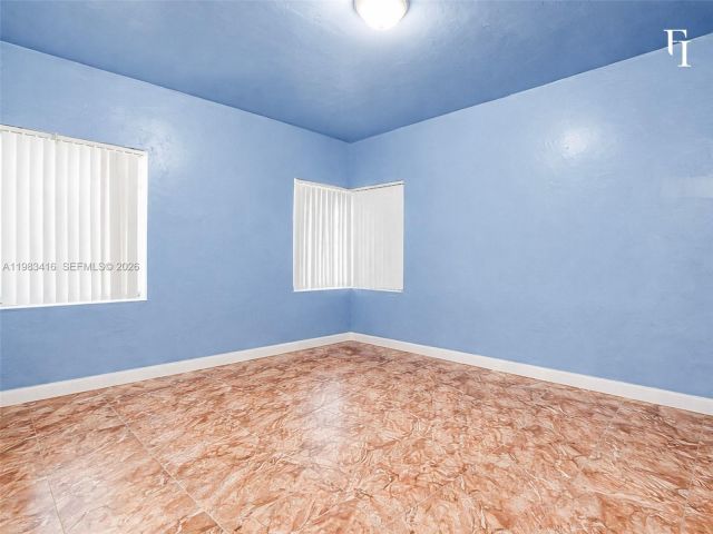 Продажа дома по адресу 1195 NW 48th St - фото 7531480