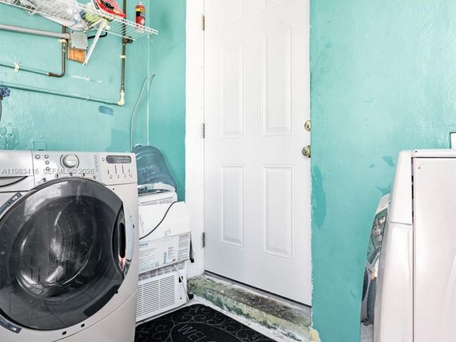 Продажа дома по адресу 1195 NW 48th St - фото 7531483