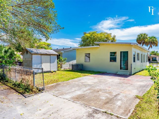 Продажа дома по адресу 1195 NW 48th St - фото 7531484