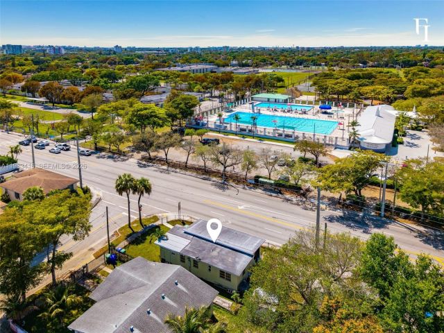 Продажа дома по адресу 1195 NW 48th St - фото 7531488