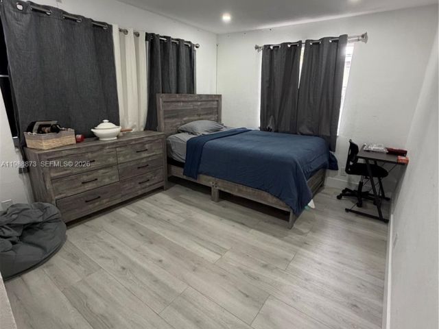 Дом в аренду по адресу 660 SW 30th Ter 0 - фото 7522999