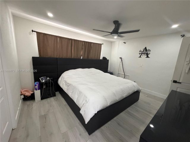 Дом в аренду по адресу 660 SW 30th Ter 0 - фото 7523000