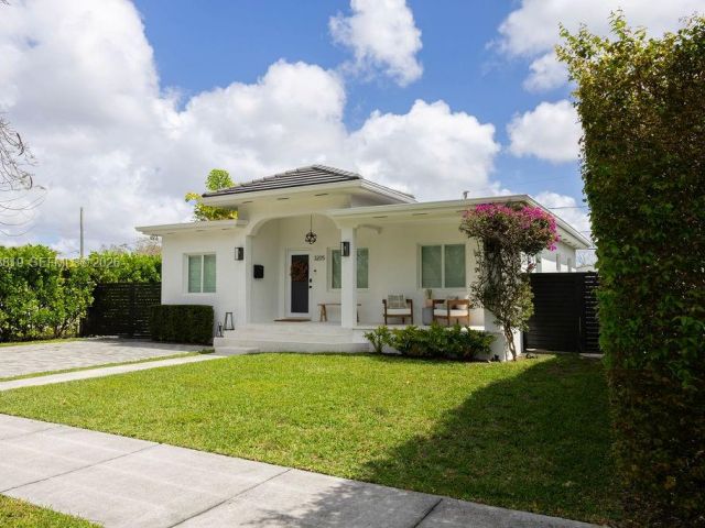 Продажа дома по адресу 3205 SW 68th Ave - фото 7523310