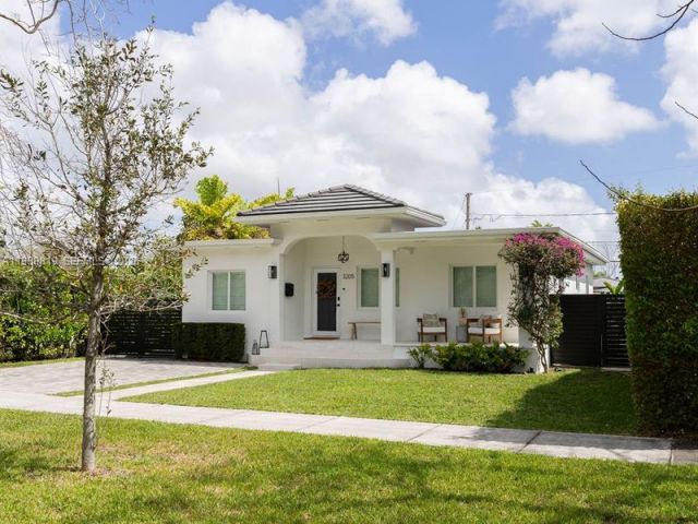 Продажа дома по адресу 3205 SW 68th Ave - фото 7523311