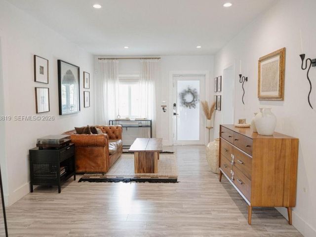 Продажа дома по адресу 3205 SW 68th Ave - фото 7523313