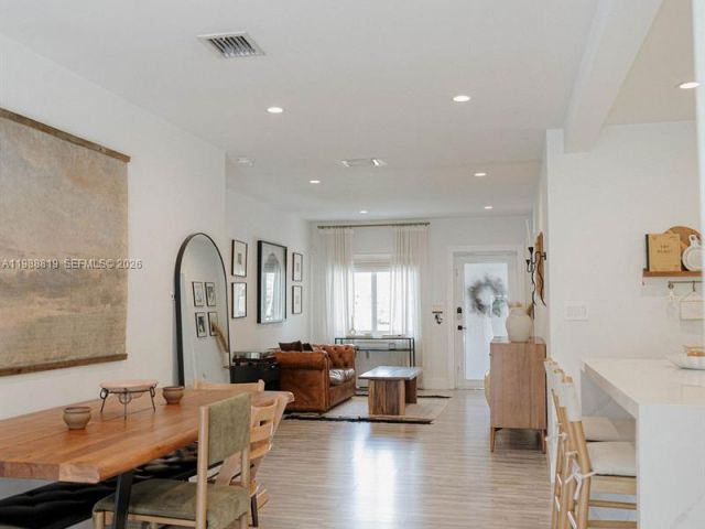 Продажа дома по адресу 3205 SW 68th Ave - фото 7523315