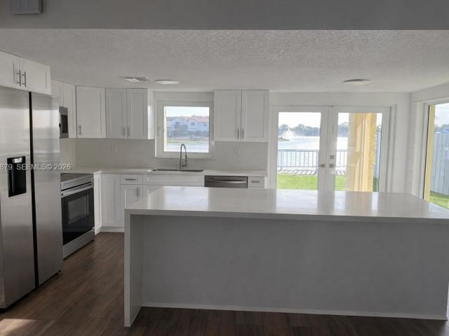 Продажа дома по адресу 4767 SW 154th Ave - фото 7524277