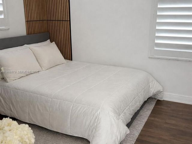 Продажа дома по адресу 4767 SW 154th Ave - фото 7524280