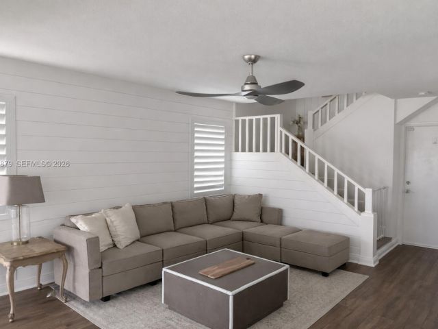 Продажа дома по адресу 4767 SW 154th Ave - фото 7524281