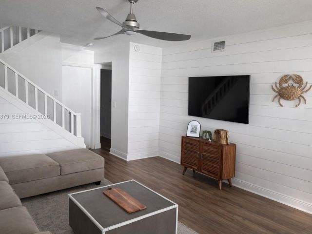 Продажа дома по адресу 4767 SW 154th Ave - фото 7524289