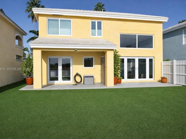 Продажа дома по адресу 4767 SW 154th Ave - фото 7524291