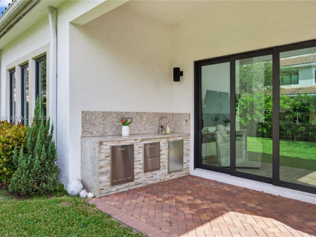 Продажа дома по адресу 5999 E Brookfield Cir E - фото 7531559