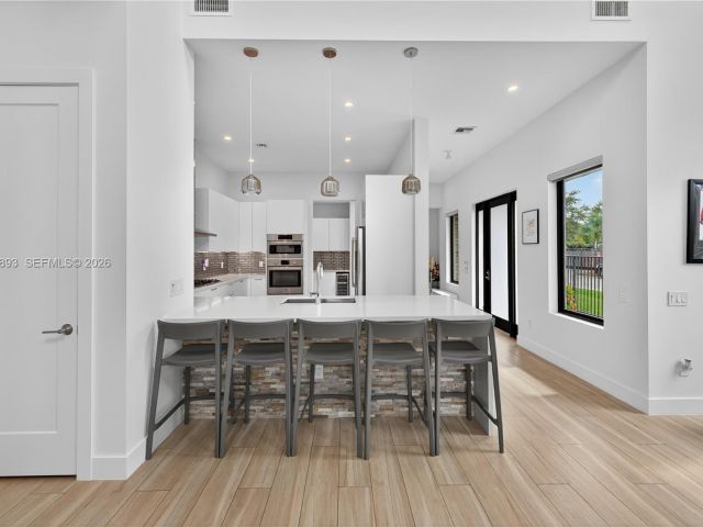 Продажа дома по адресу 5999 E Brookfield Cir E - фото 7531563