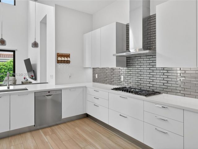 Продажа дома по адресу 5999 E Brookfield Cir E - фото 7531566