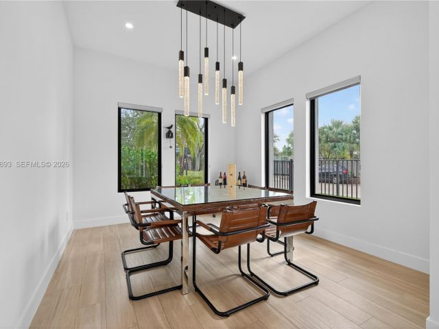 Продажа дома по адресу 5999 E Brookfield Cir E - фото 7531567