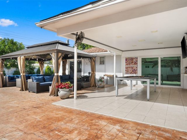 Дом в аренду по адресу 4306 Johnson St - фото 7523555