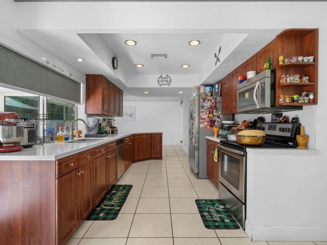 Дом в аренду по адресу 4306 Johnson St - фото 7523557