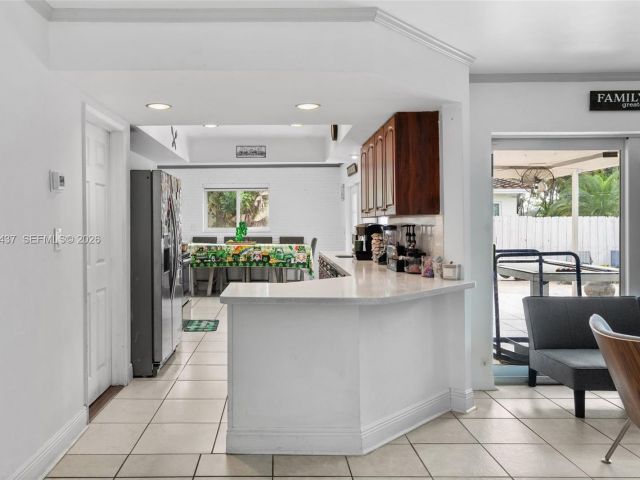 Дом в аренду по адресу 4306 Johnson St - фото 7523558