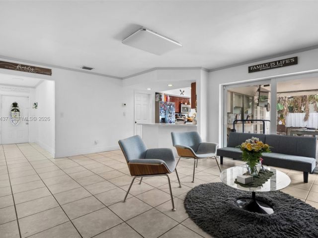 Дом в аренду по адресу 4306 Johnson St - фото 7523560